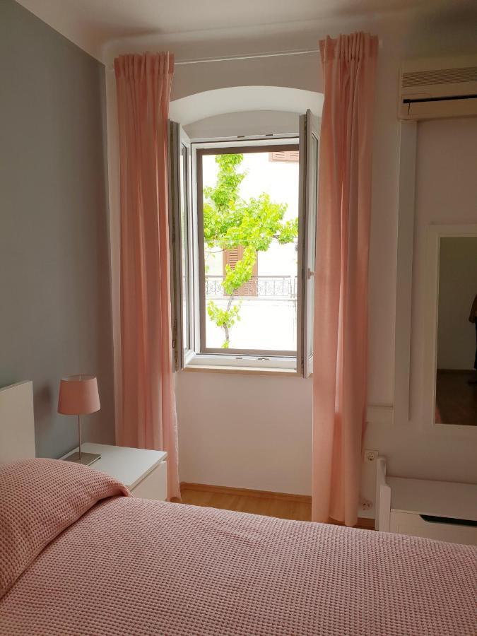 Guesthouse Fatuta เซรส ภายนอก รูปภาพ