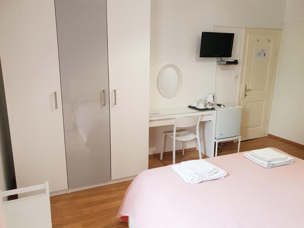 Guesthouse Fatuta เซรส ภายนอก รูปภาพ