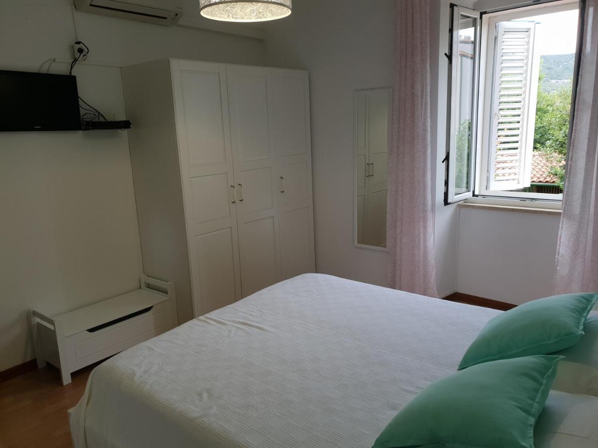 Guesthouse Fatuta เซรส ภายนอก รูปภาพ